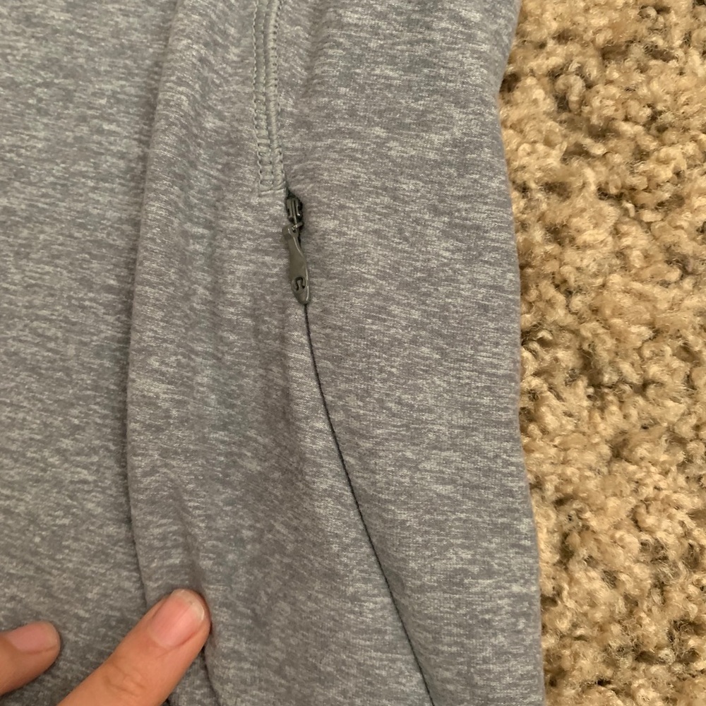 Lululemon 1/2 zip - Picture 2 of 6